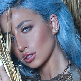Meet the first, controversial, Saudi model