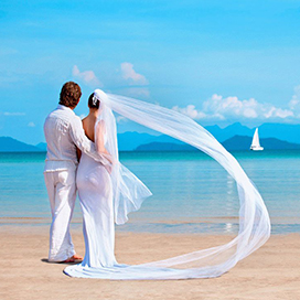 8 myths about summer weddings