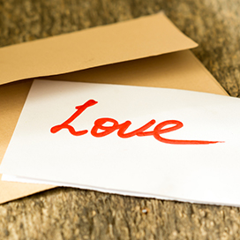 5 Love notes you must leave for your partner to make them feel loved!