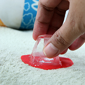 Using Ice to Remove Gum Stains from Clothes