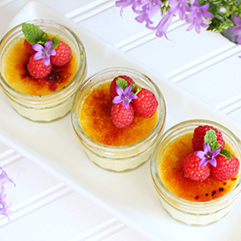 Creme brûlée in jars
