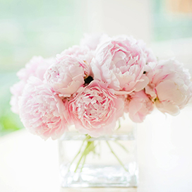 Pretty peonies: wedding flowers trend in 2019