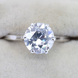 Choosing the right wedding band for your engagement ring