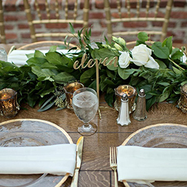 How to use greenery in your wedding color scheme?