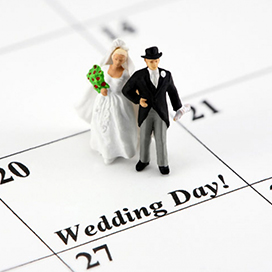 10 things you need to double-check before choosing a wedding date