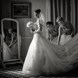 10 Wedding pictures ideas for when the bride is getting ready