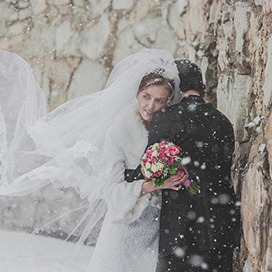 If you are having a winter wedding, find the right photographer