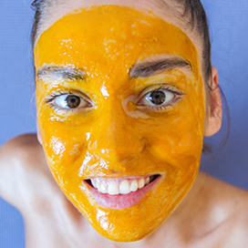 Turmeric recipe to treat pimples around the tips of the lips