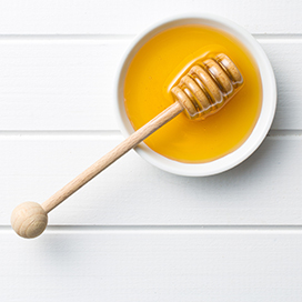 Honey face mask for dehydrated skin