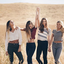 4 ways to get closer to someone you want to become friends with