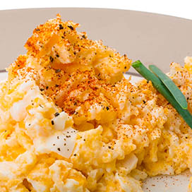 Creamy Cottage Cheese Scrambled Eggs